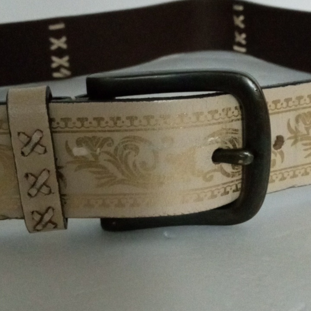 Genuine Leather Belt Cream and Gold Design Size S Preowned - Picture 3 of 7